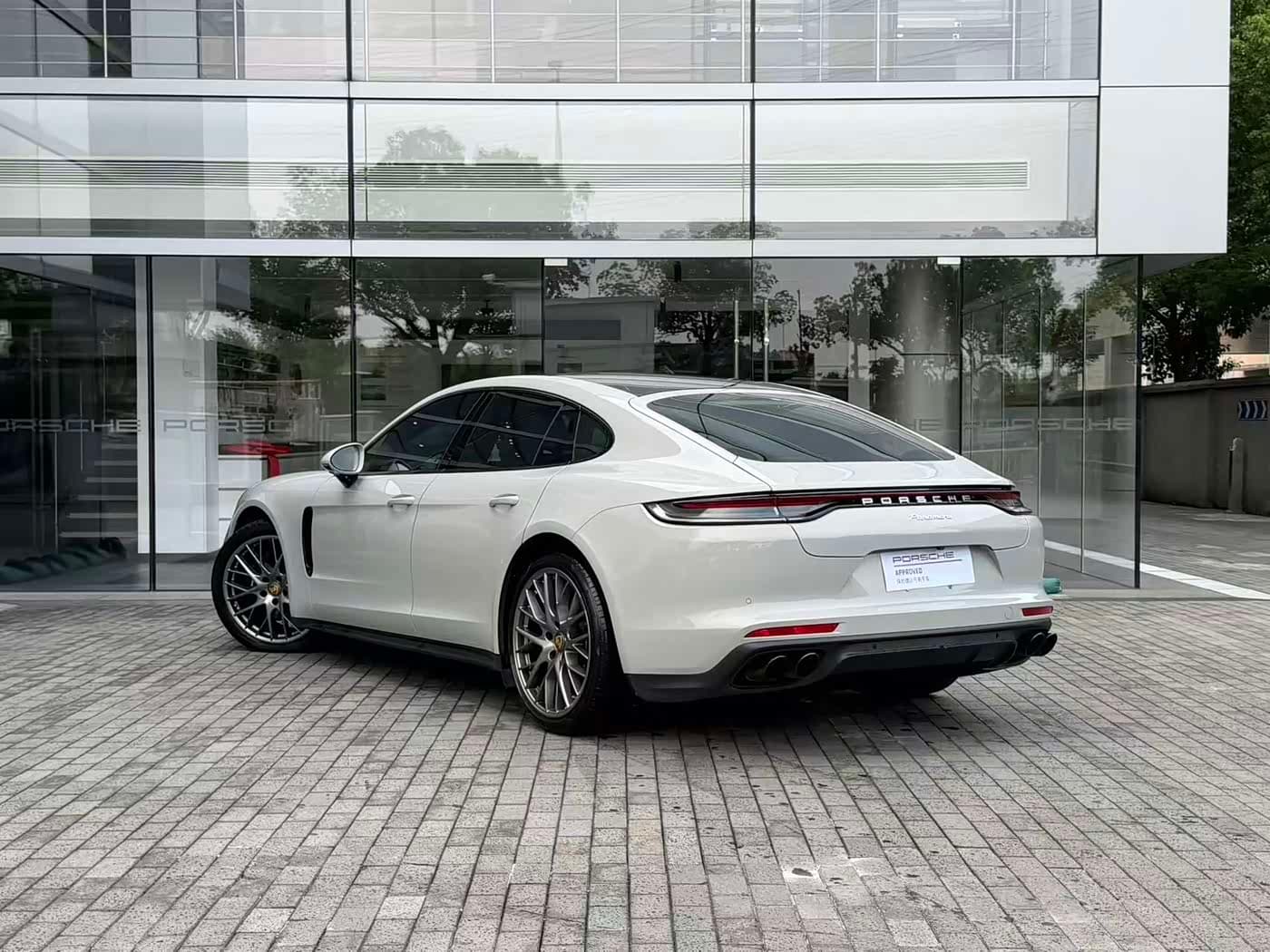 Porsche Panamera 2023 — Фото 3/16