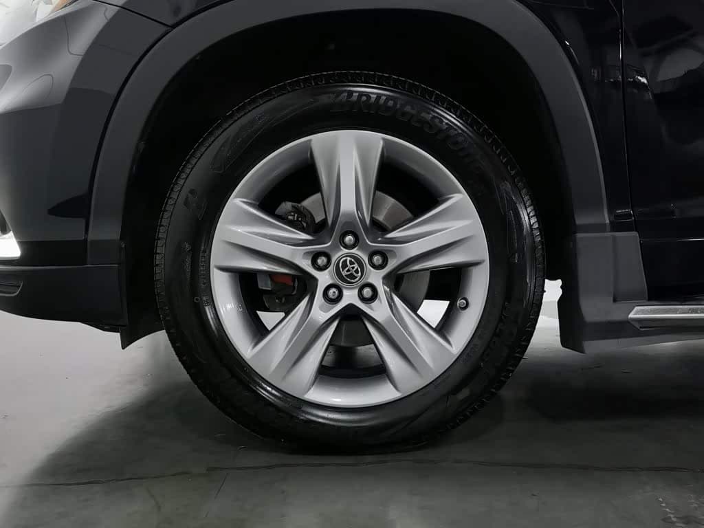 Toyota Highlander 2018 — Фото 17/20