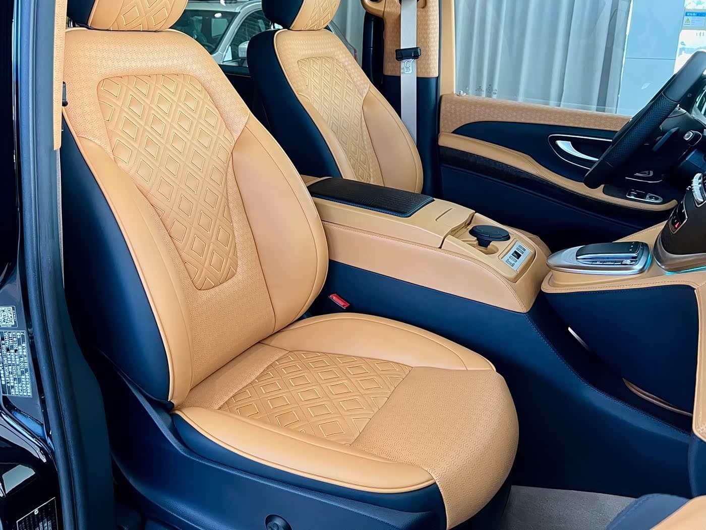 Mercedes-Benz V-Class 2021 — Фото 8/20