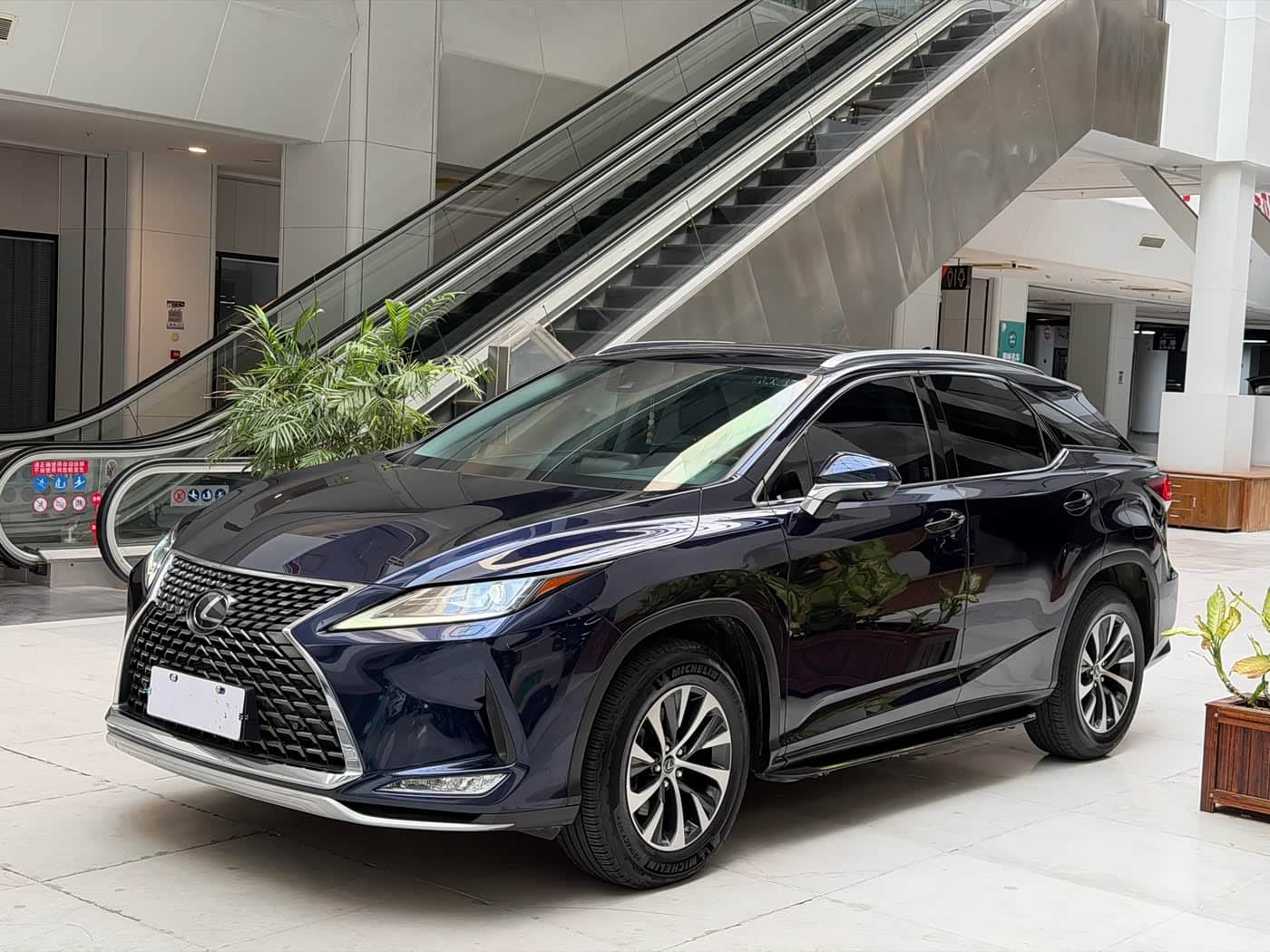 Lexus RX, 2020