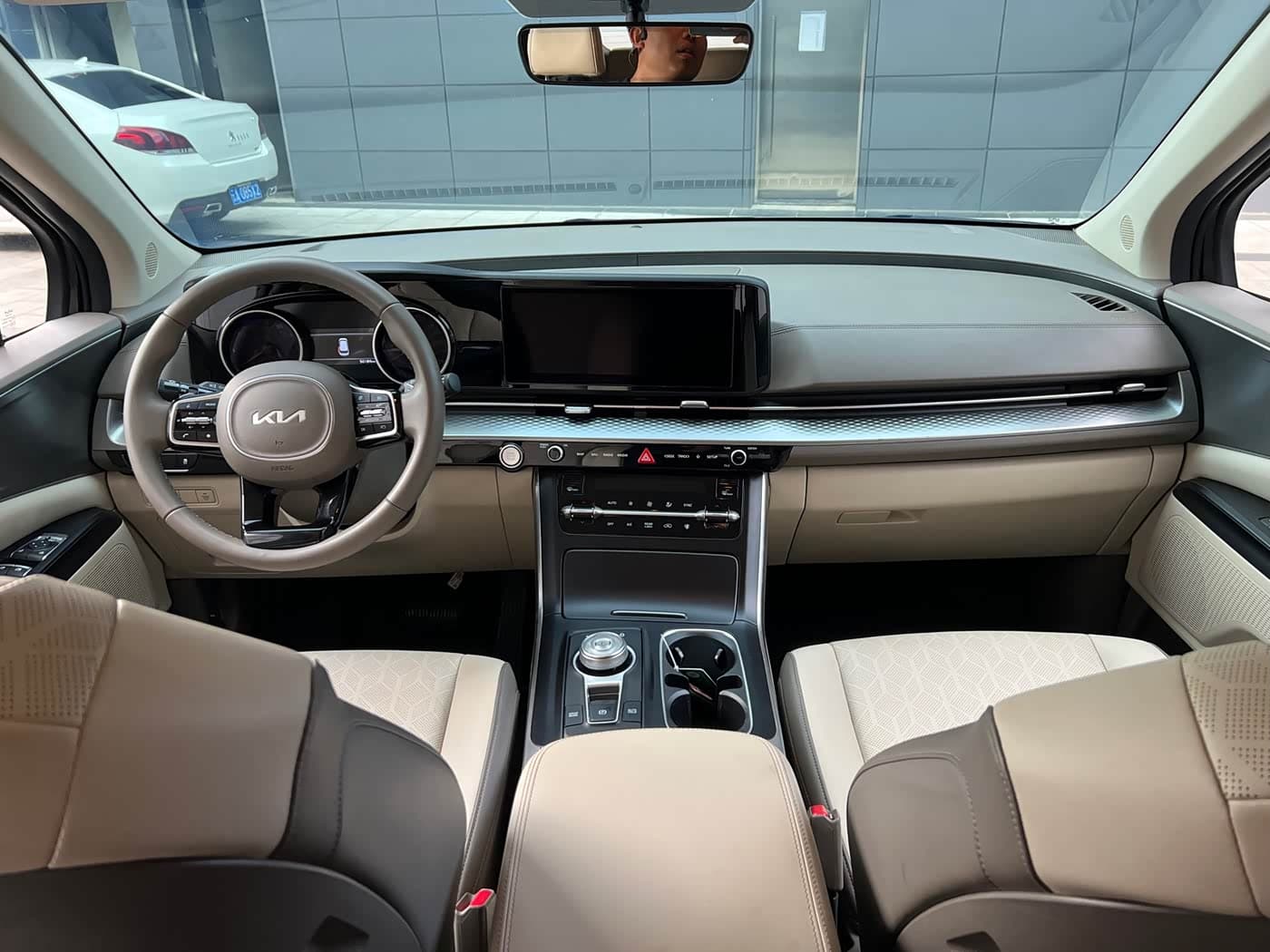 Kia Carnival 2023 — Фото 5/20