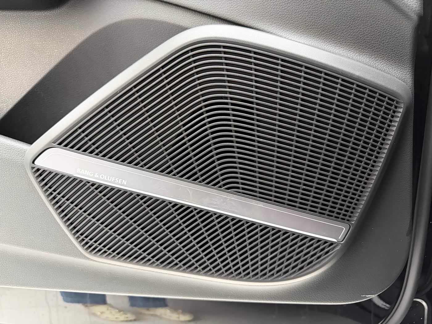 Audi Q5L 2022 — Фото 12/20