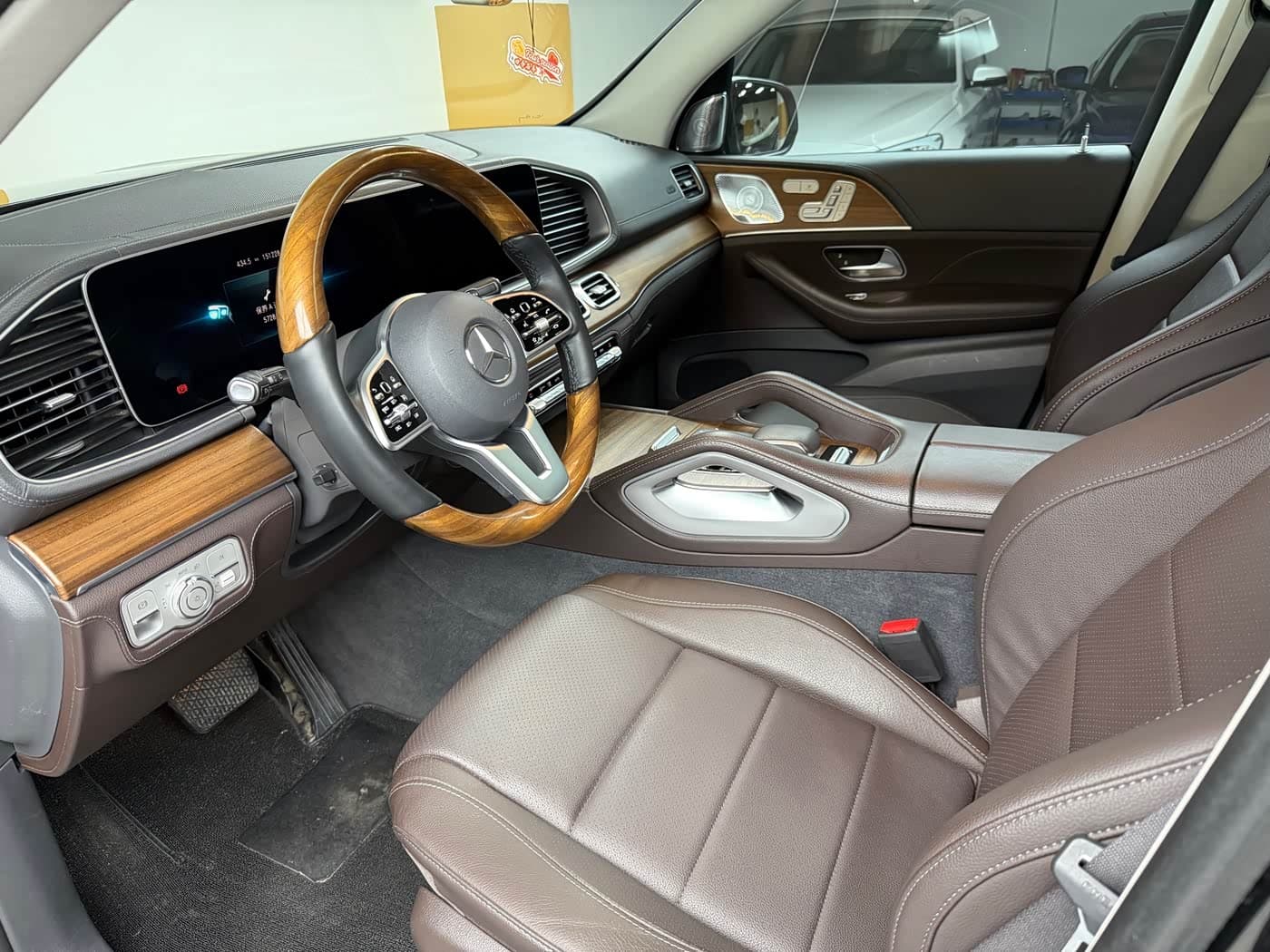 Mercedes-Benz GLS 2020 — Фото 16/16