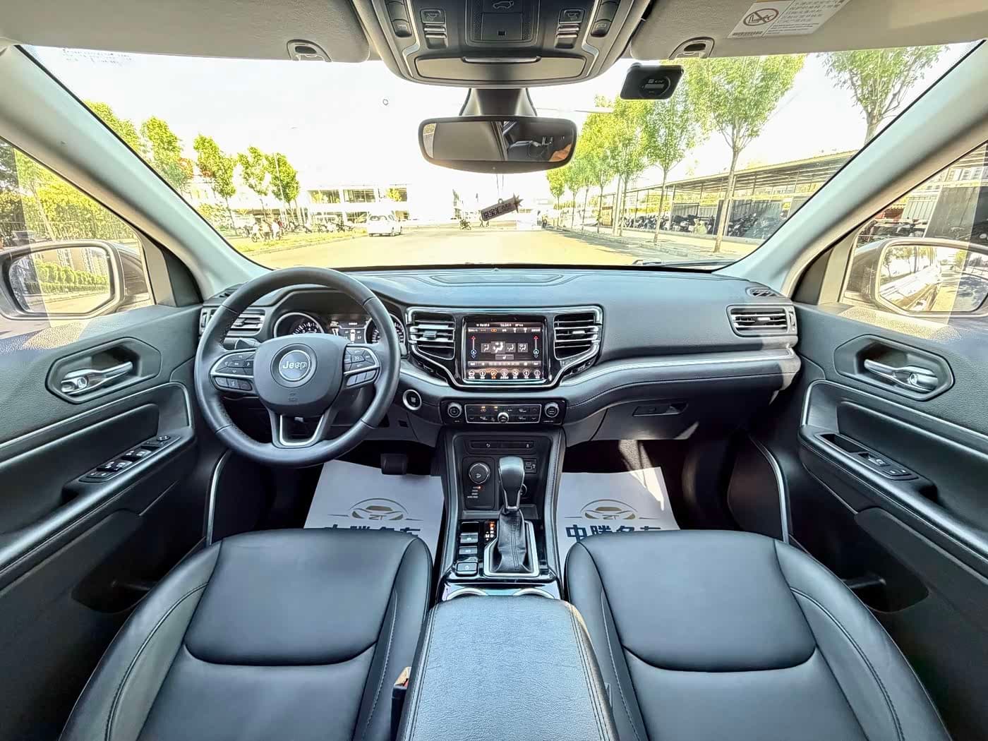 Jeep Grand Commander 2019 — Фото 18/20