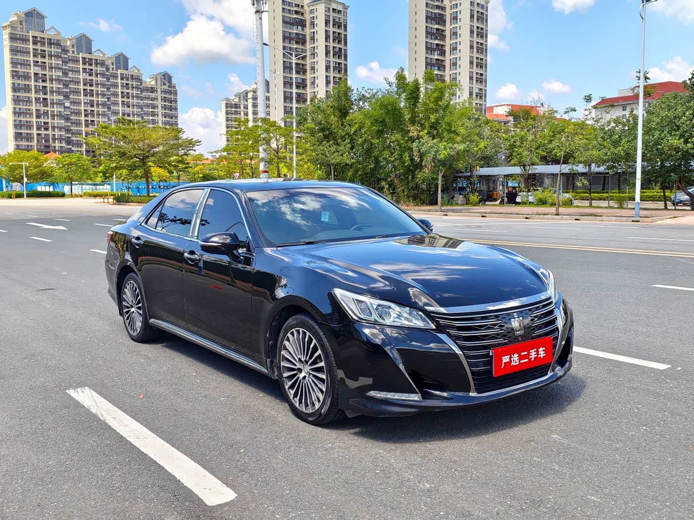 Toyota Crown 2018 — Фото 2/10