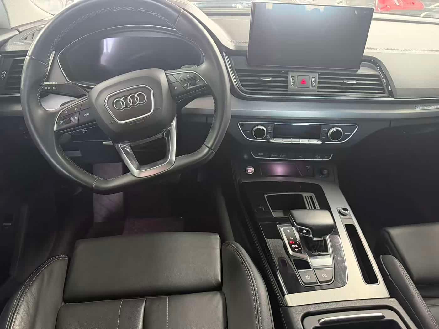 Audi Q5L 2022 — Фото 7/20