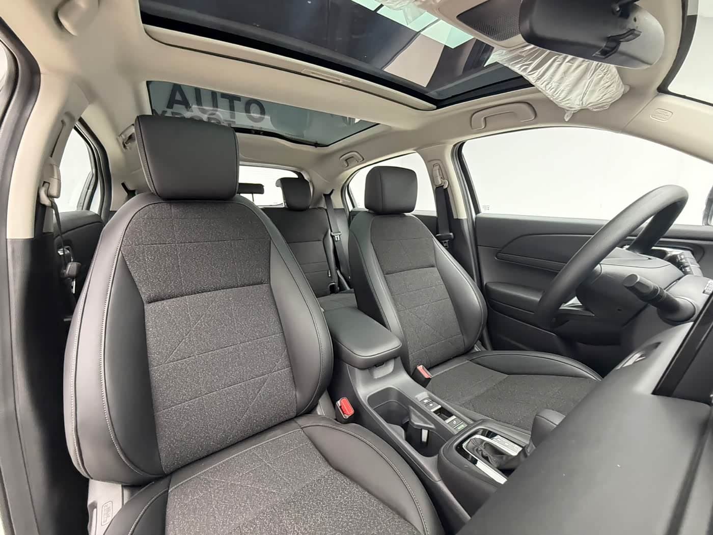Honda Vezel 2023 — Фото 15/20