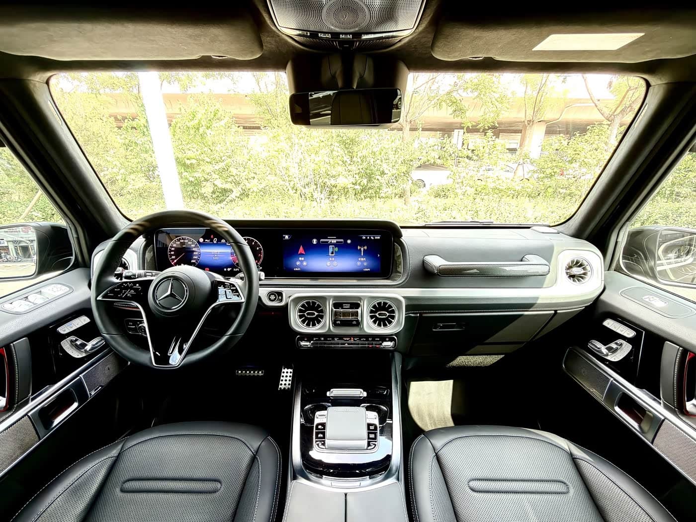 Mercedes-Benz G-Class 2025 — Фото 7/14