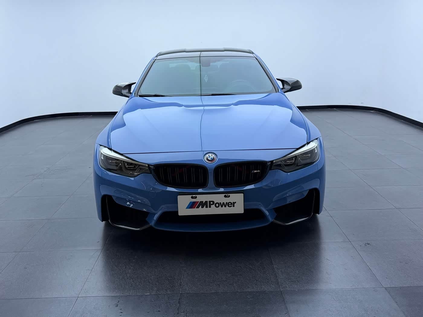BMW M4 2018 — Фото 2/20
