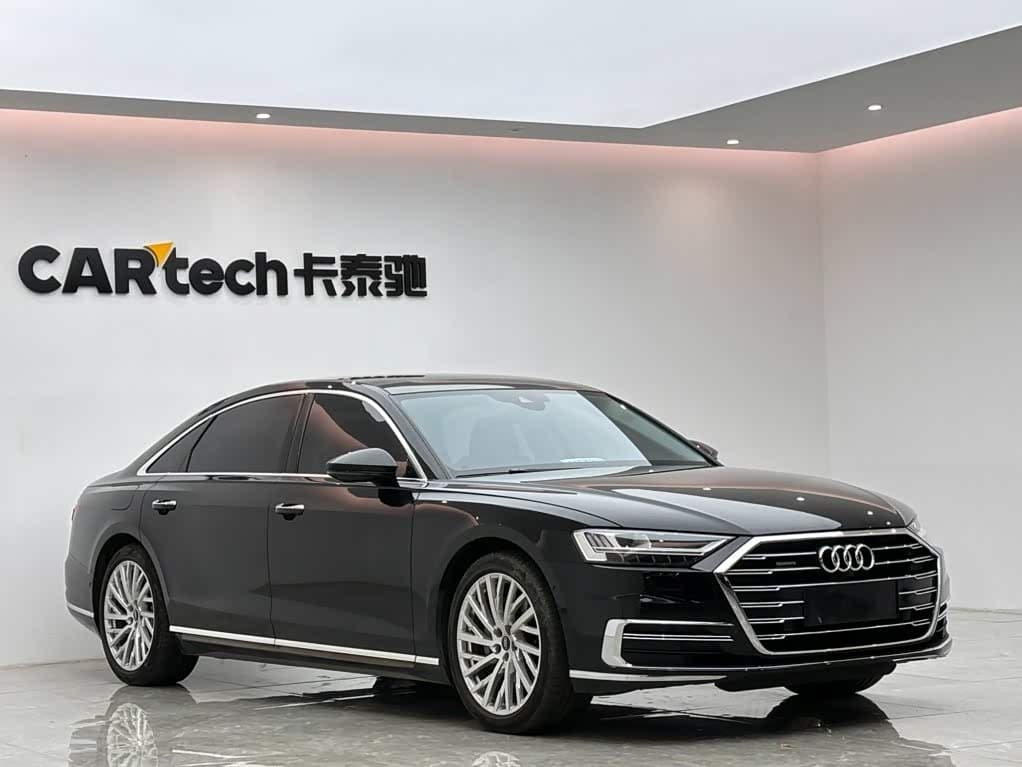 Audi A8 2022 — Фото 6/17