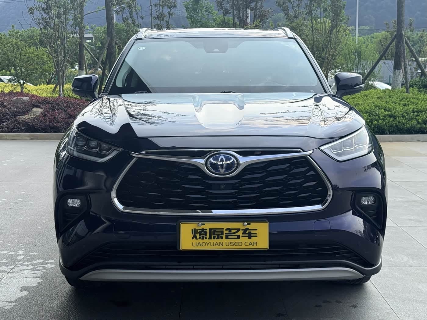 Toyota Highlander 2022 — Фото 2/20