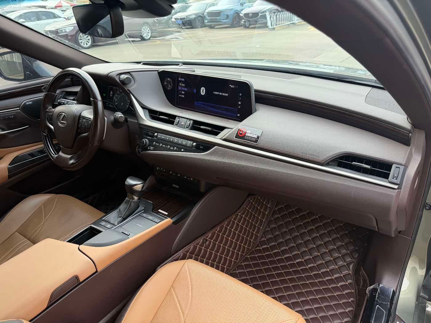 Lexus ES 2020 — Фото 19/20