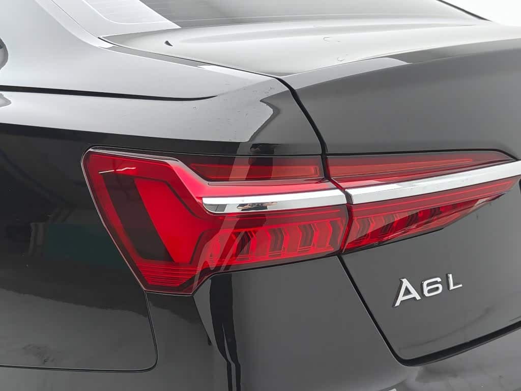 Audi A6L 2025 — Фото 12/20