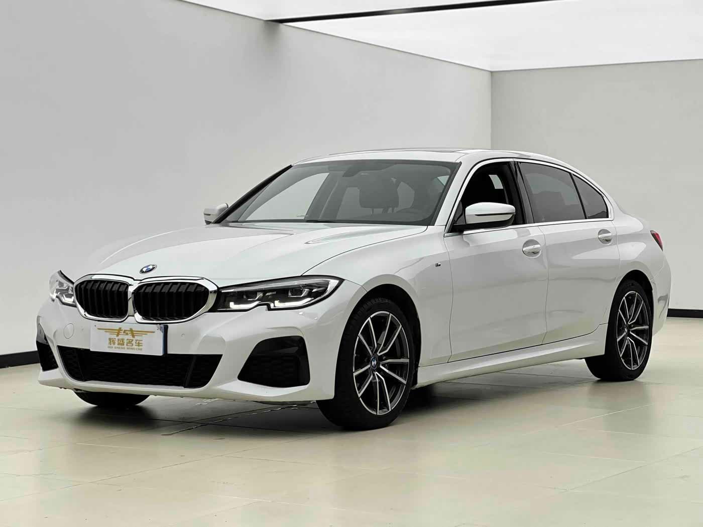 BMW 3 Series 2022 — Фото 1/16