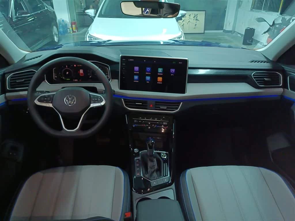 Volkswagen Tayron GTE Plug-in Hybrid 2023 — Фото 7/20