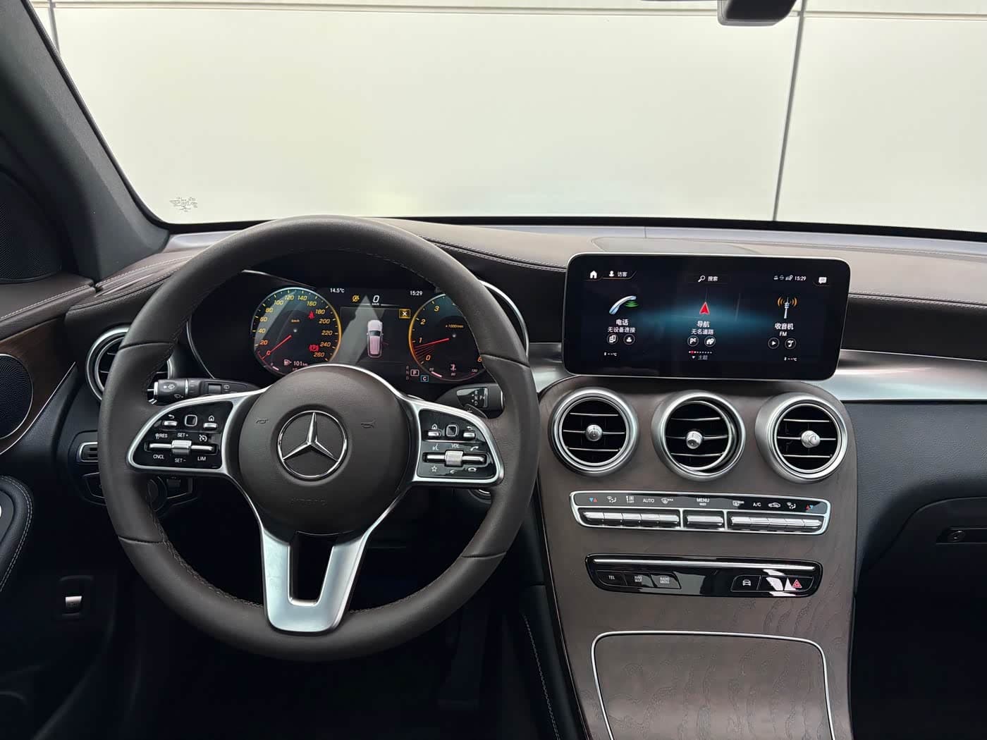 Mercedes-Benz GLC 2022 — Фото 10/17