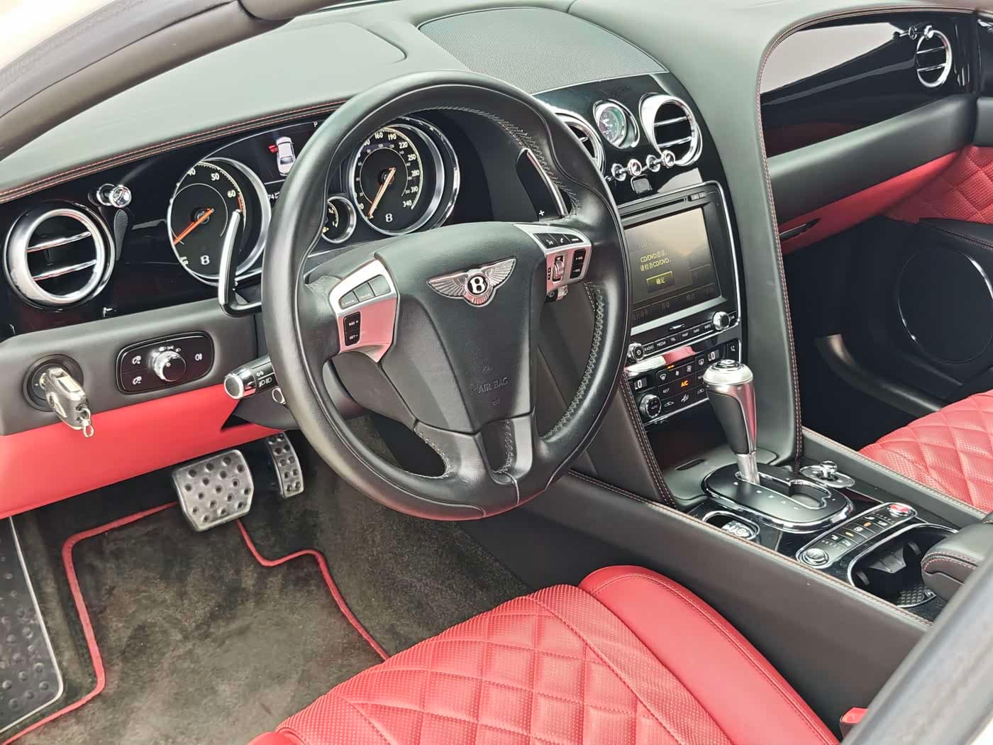Bentley Flying Spur 2018 — Фото 10/15