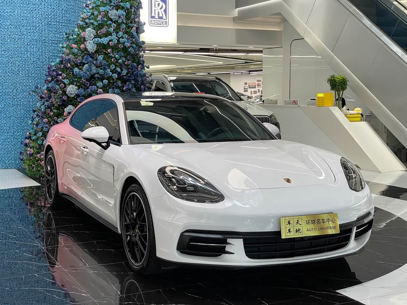 Porsche Panamera 2018 — Фото 4/20