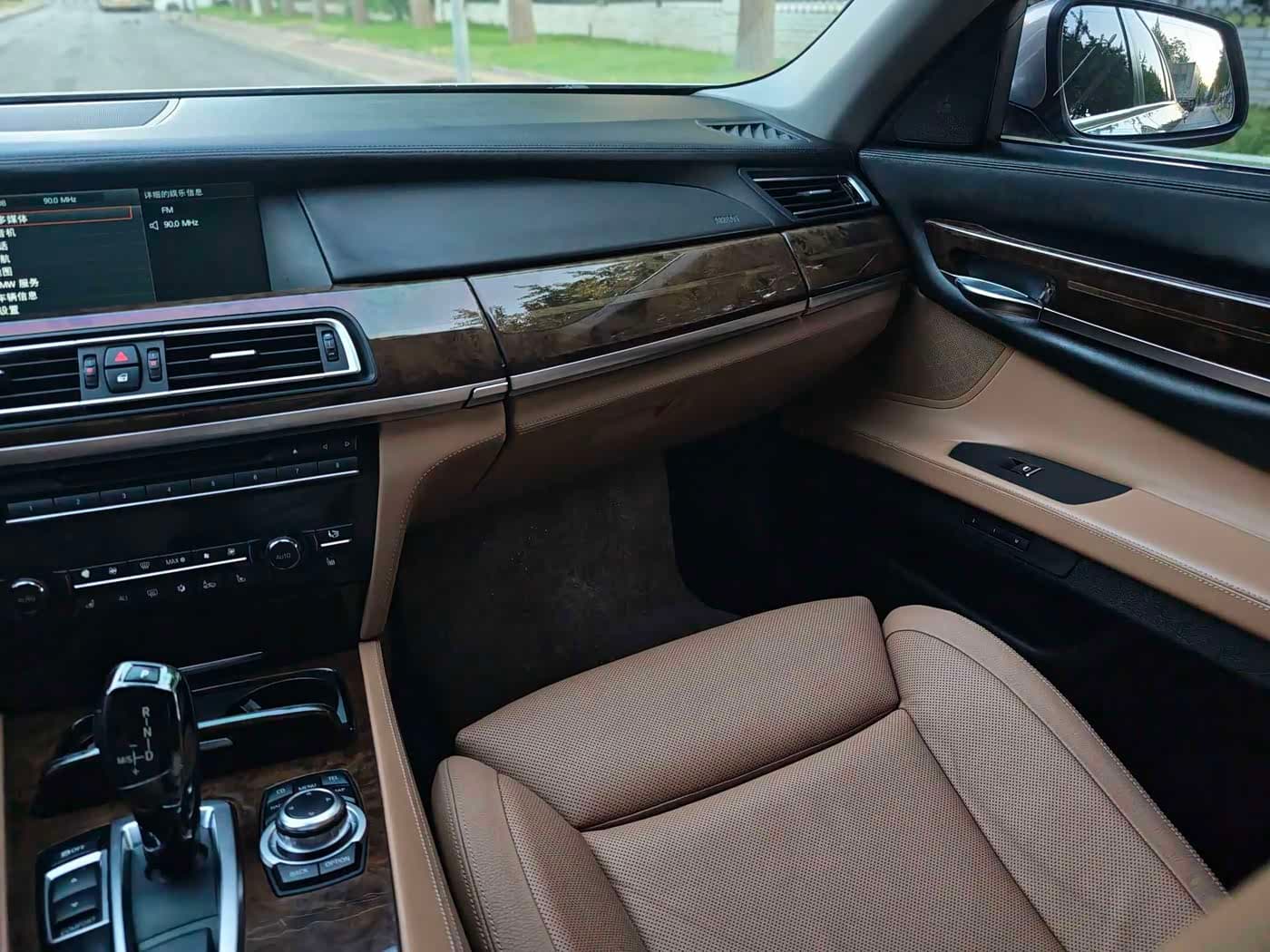 BMW 7 Series 2012 — Фото 19/20