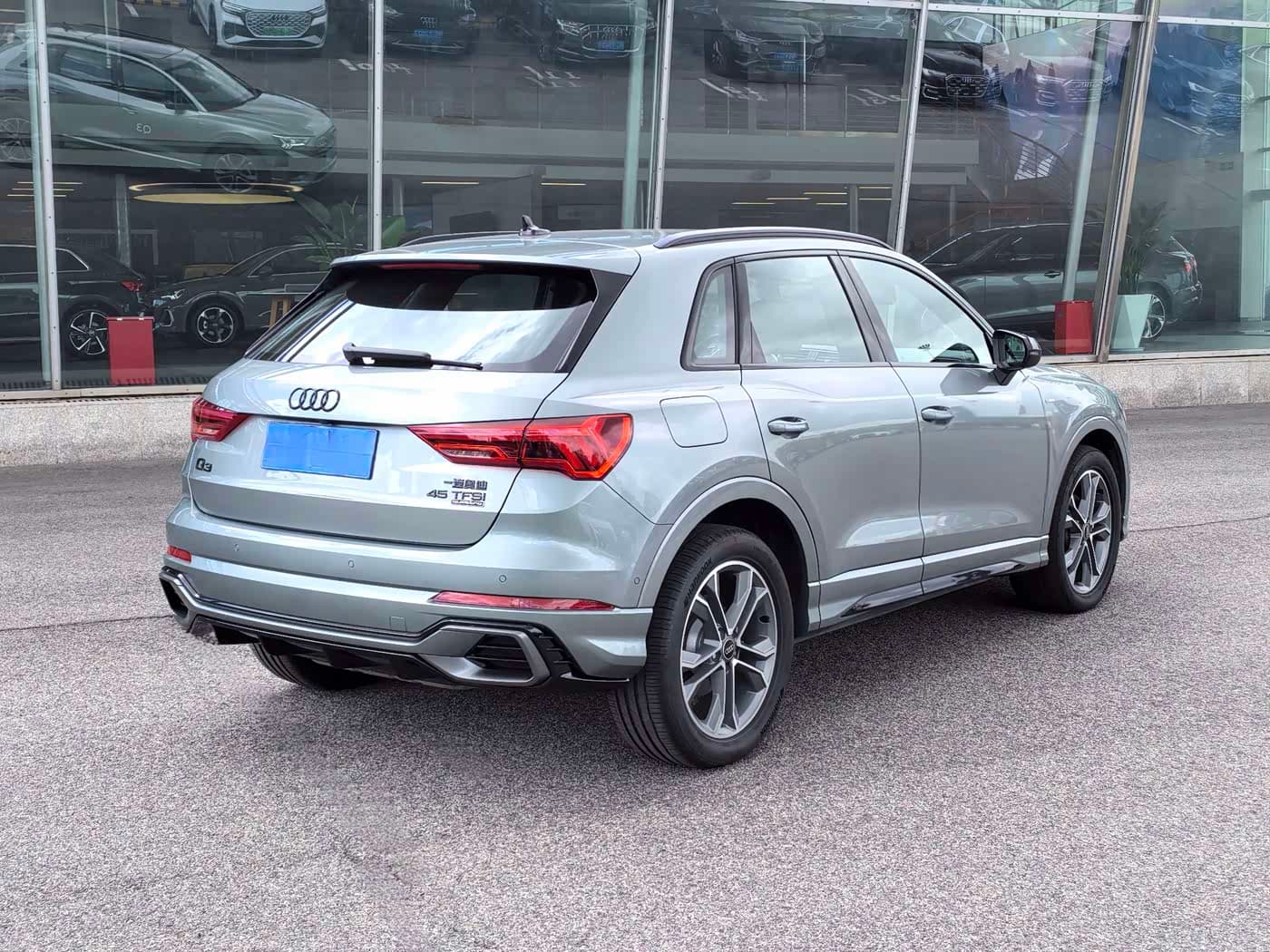 Audi Q3 2023 — Фото 3/9