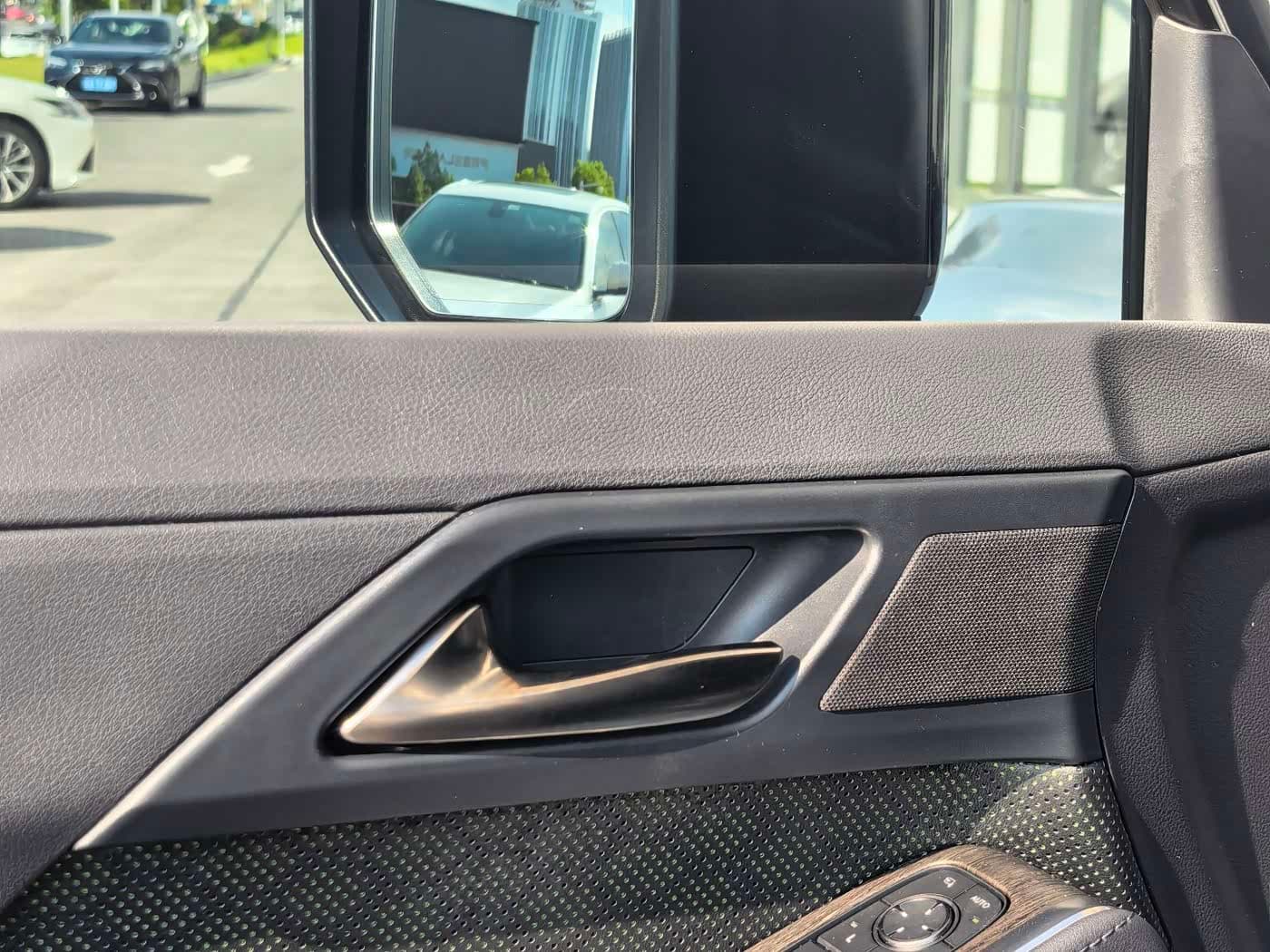 Lexus GX 2025 — Фото 16/18
