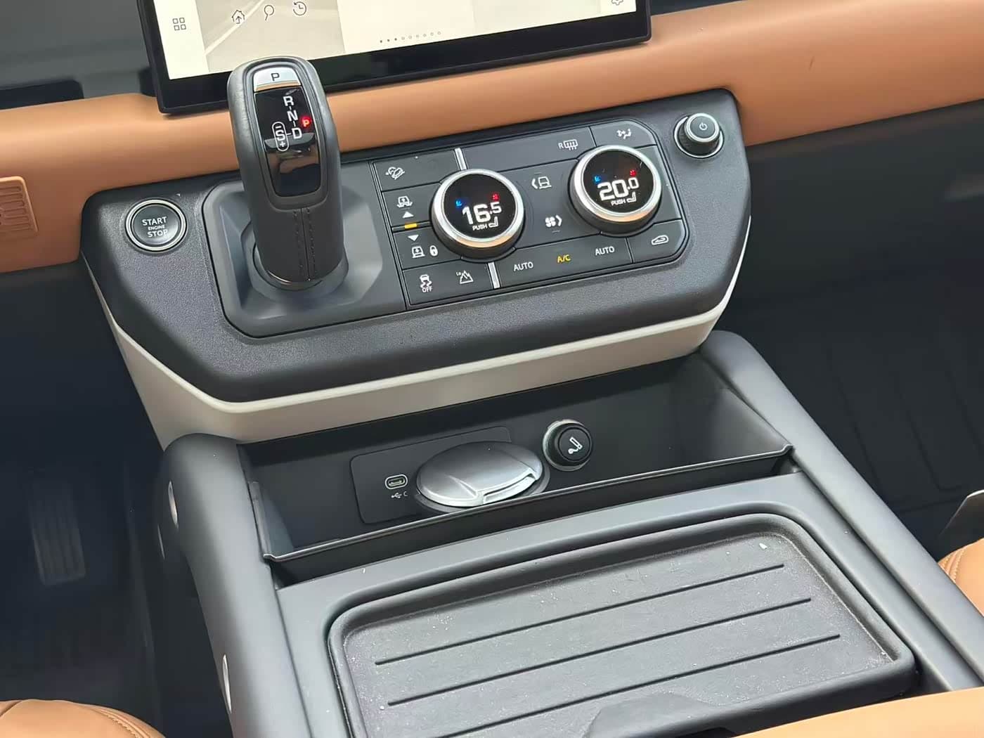 Land Rover Defender 2023 — Фото 6/15