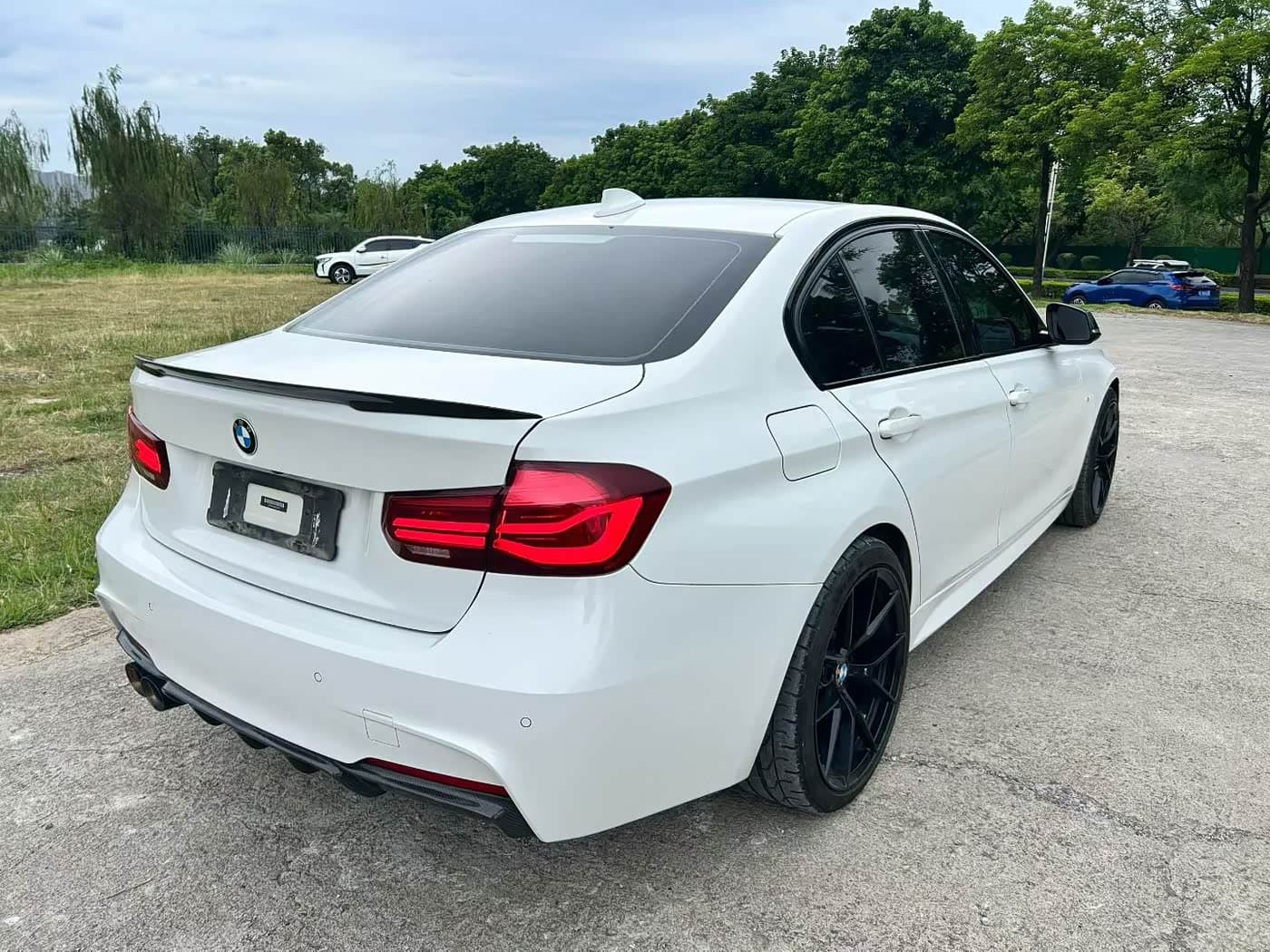 BMW 3 Series 2018 — Фото 9/9