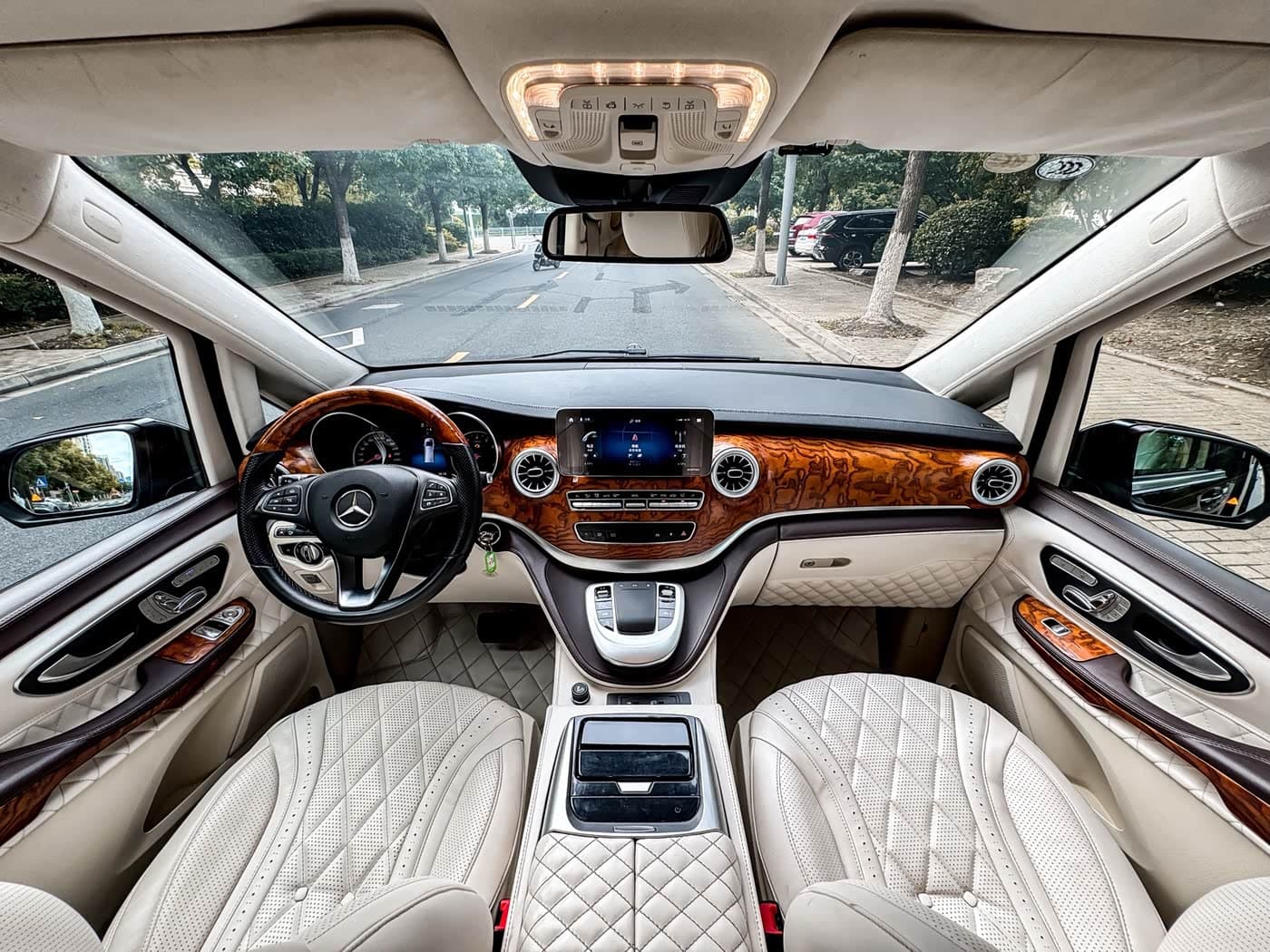 Mercedes-Benz V-Class 2021 — Фото 6/20