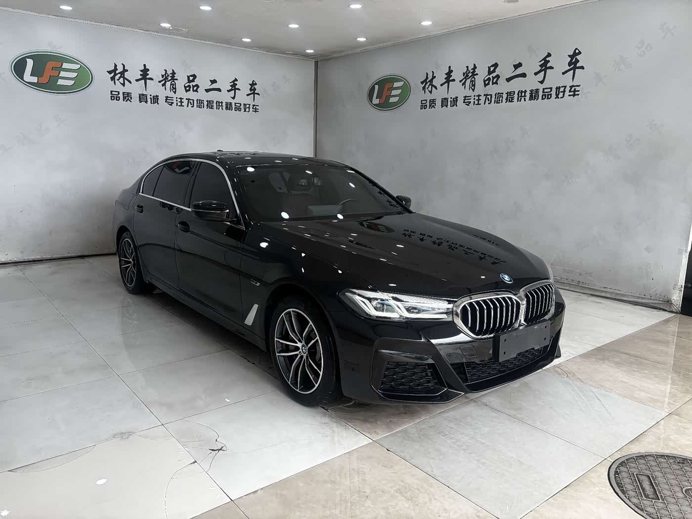 BMW 5 Series New Energy 2024 — Фото 3/20