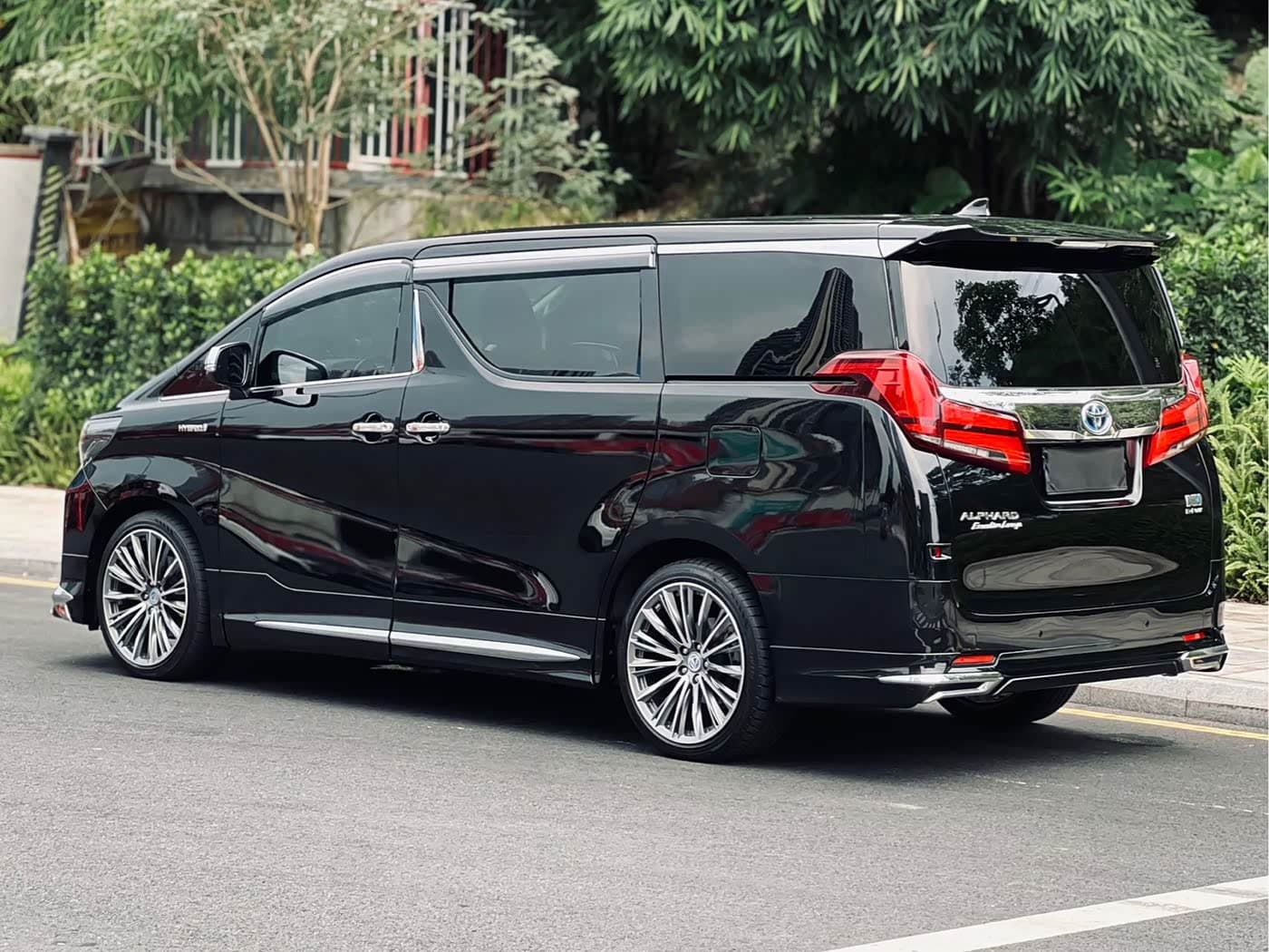 Toyota Alphard 2022 — Фото 3/10