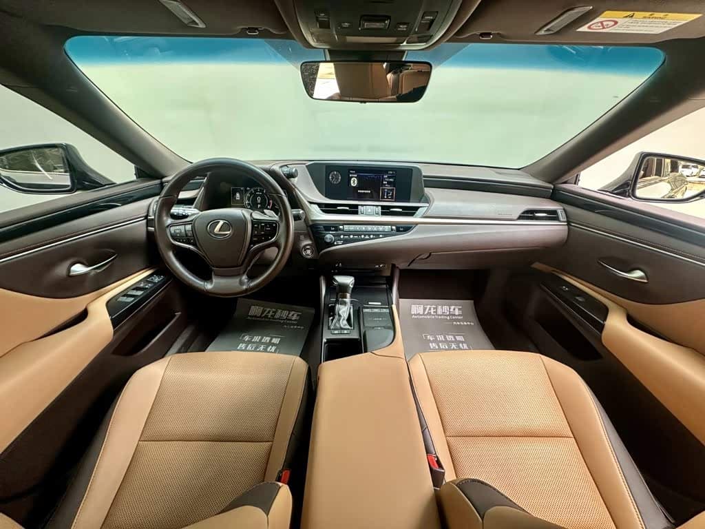 Lexus ES 2020 — Фото 6/14