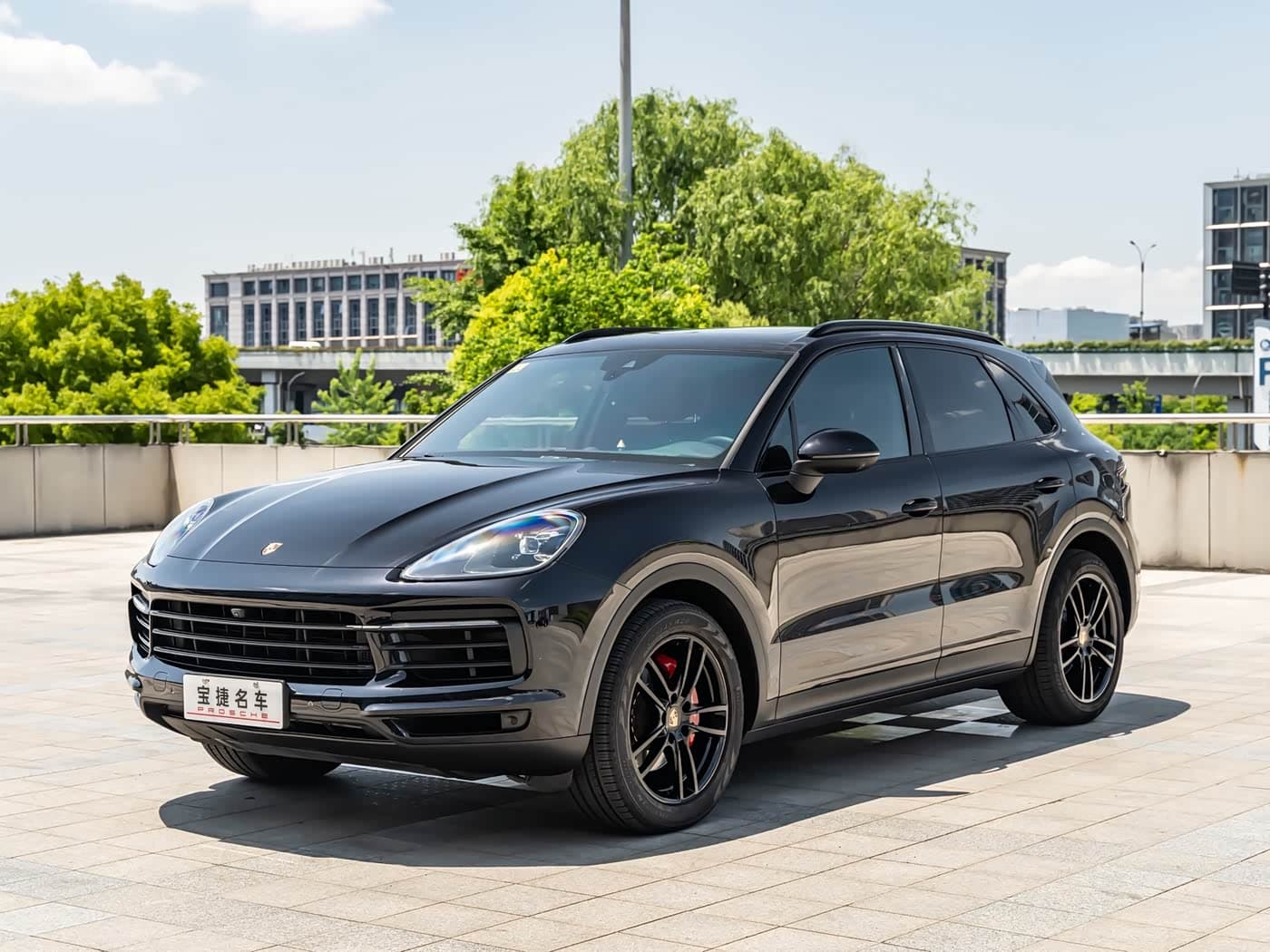 Porsche Cayenne 2018 — Фото 1/20