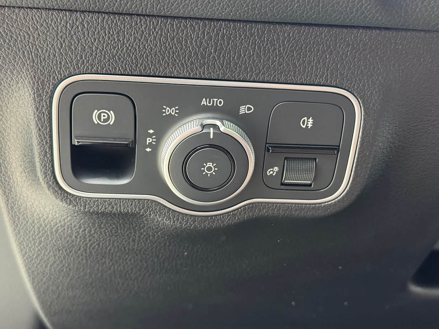 Mercedes-Benz GLB 2023 — Фото 20/20