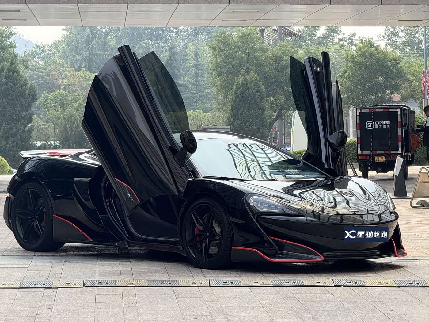 McLaren 540C 2016 — Фото 1/8