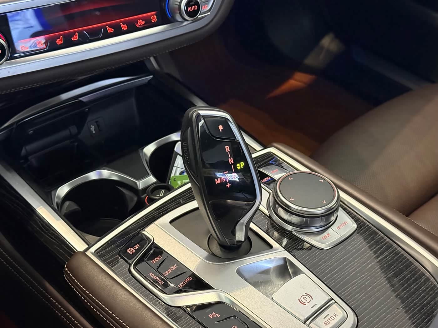 BMW 7 Series 2018 — Фото 9/18