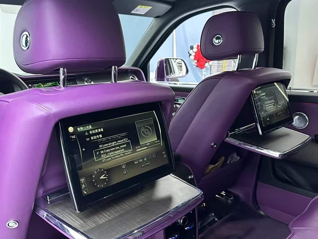 Rolls-Royce Cullinan 2023 — Фото 7/12