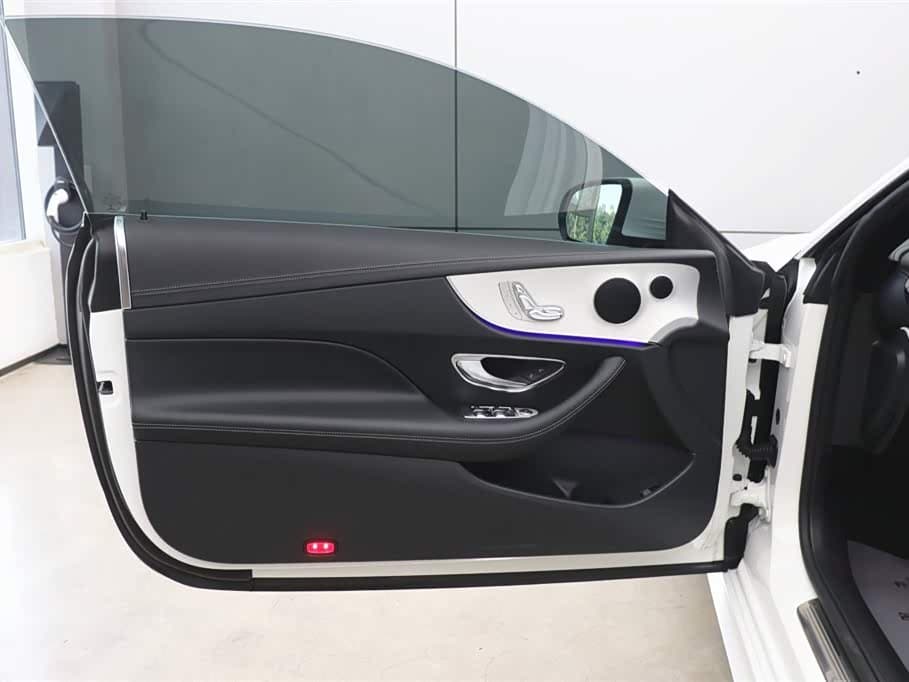 Mercedes-Benz E-Class 2022 — Фото 10/20