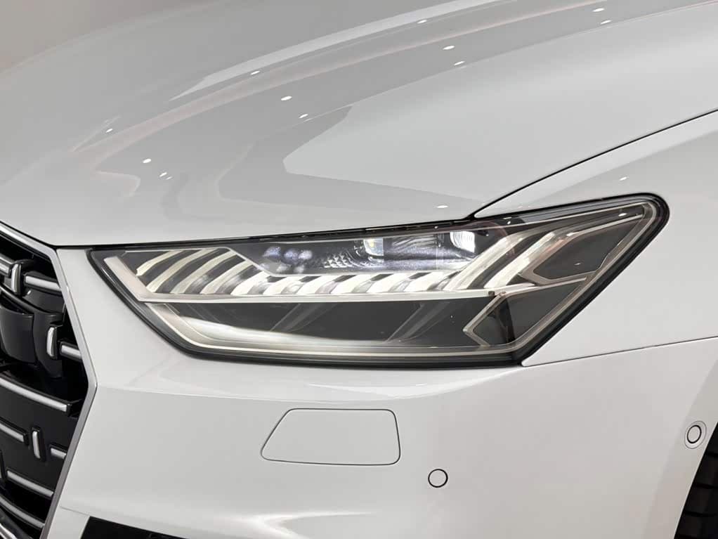 Audi A7L 2023 — Фото 19/20