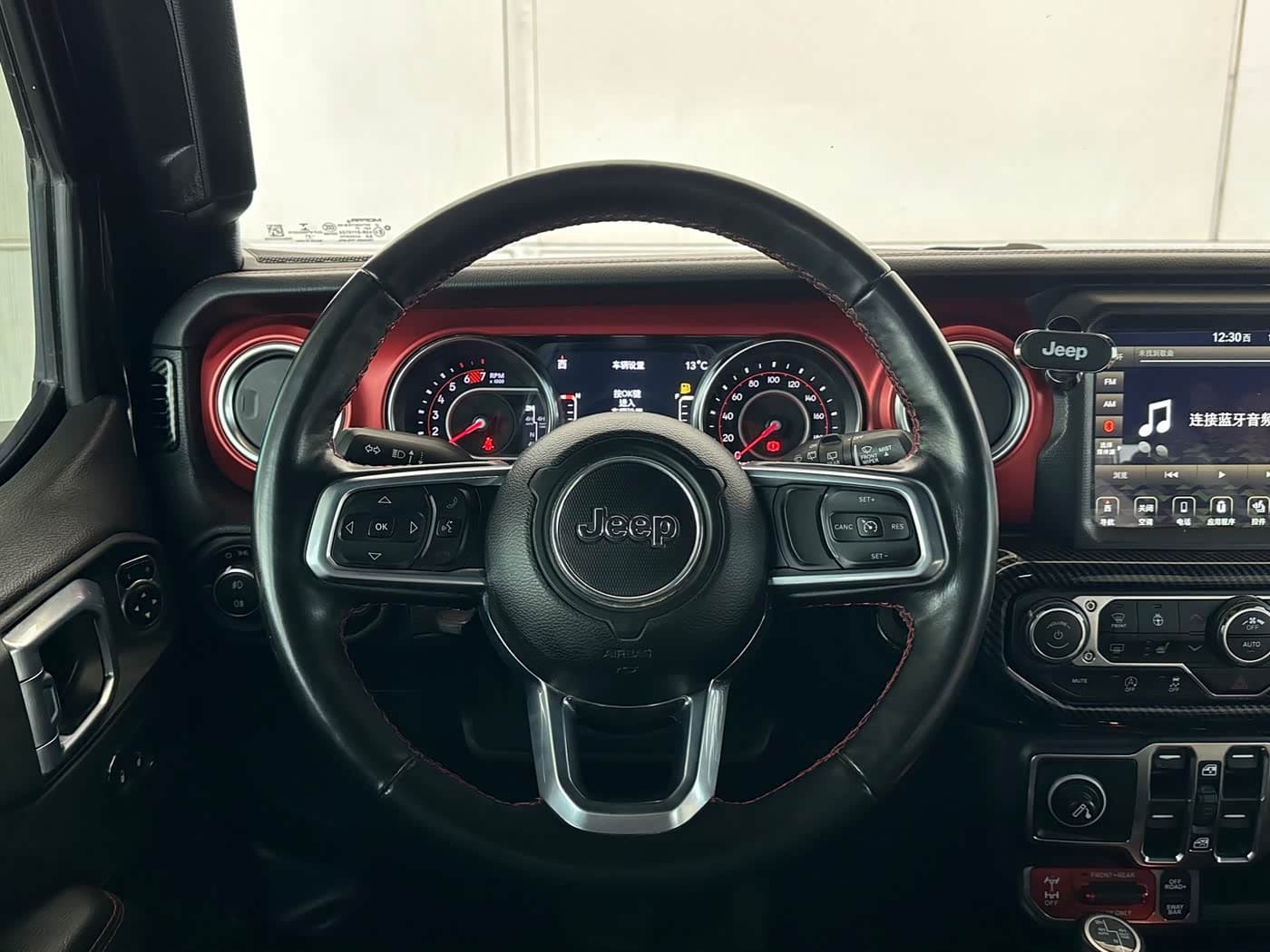 Jeep Wrangler 2021 — Фото 20/20