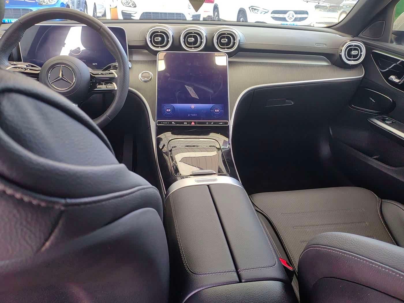 Mercedes-Benz C-Class 2023 — Фото 8/14