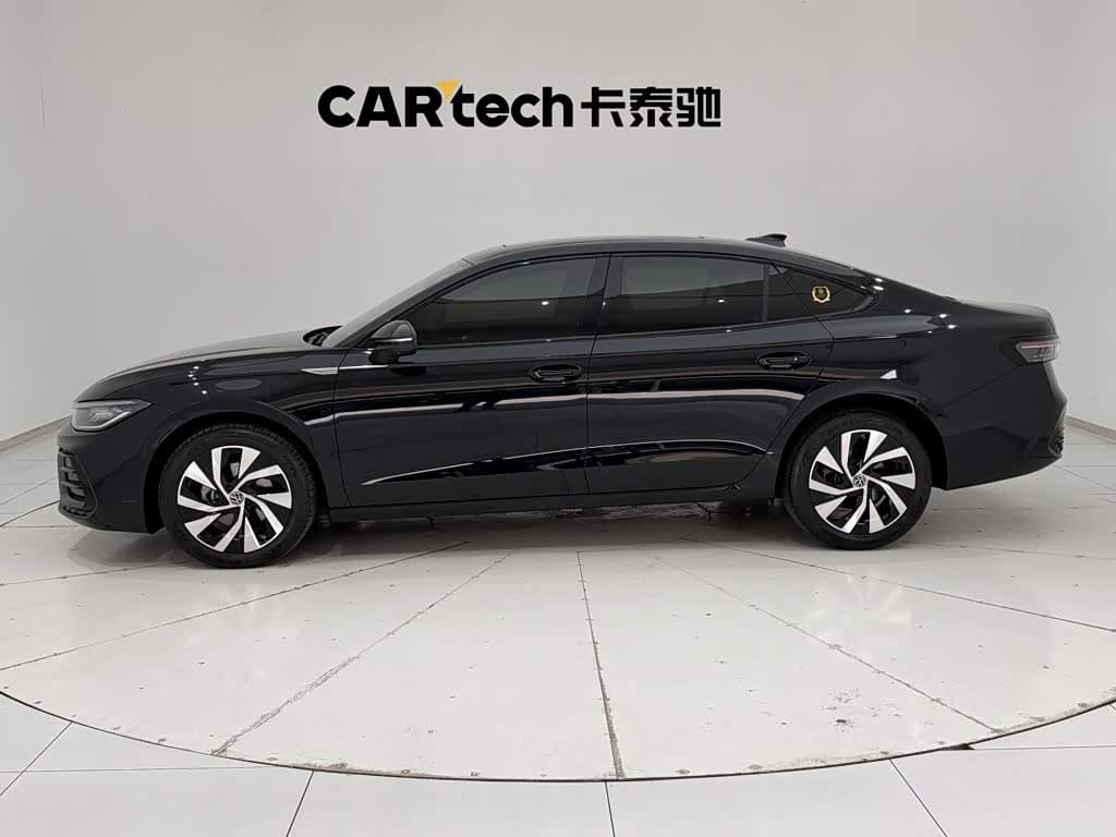 Volkswagen Passat 2025 — Фото 8/20