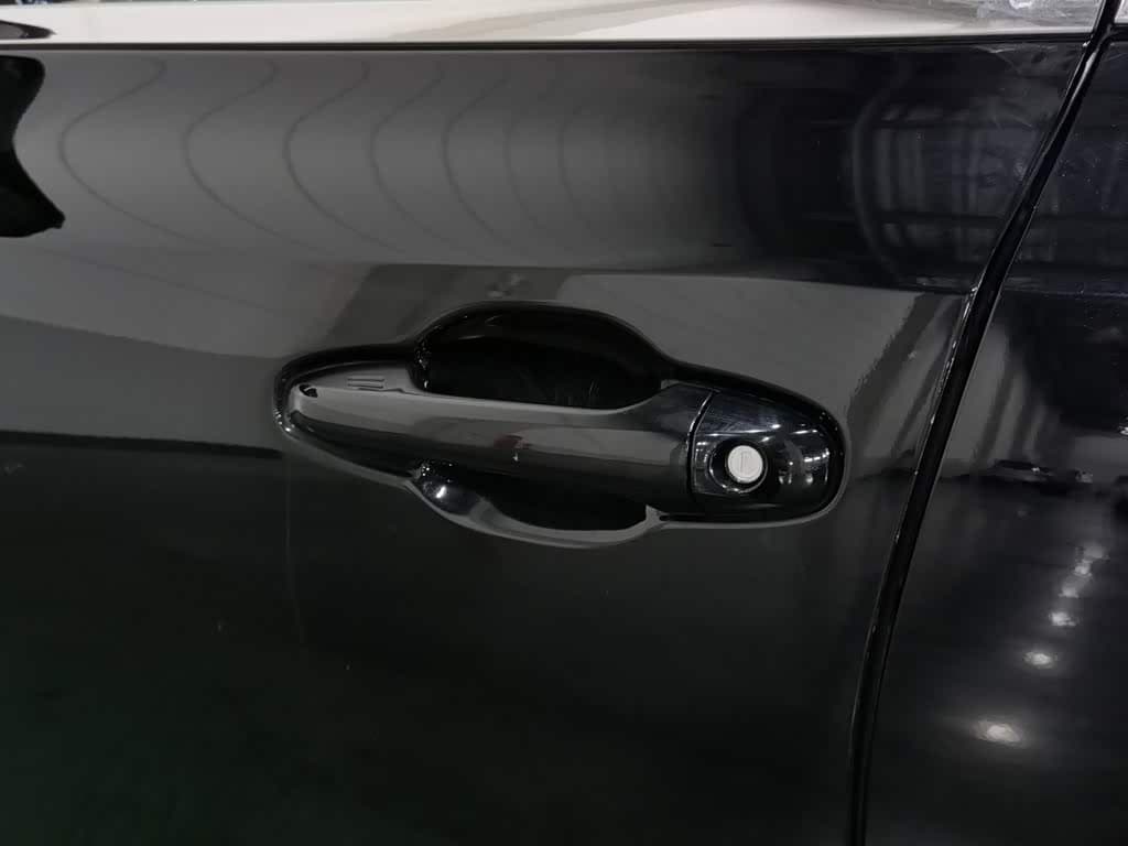 Toyota Highlander 2018 — Фото 18/20