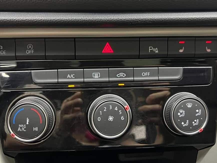 Volkswagen T-ROC 2023 — Фото 13/15