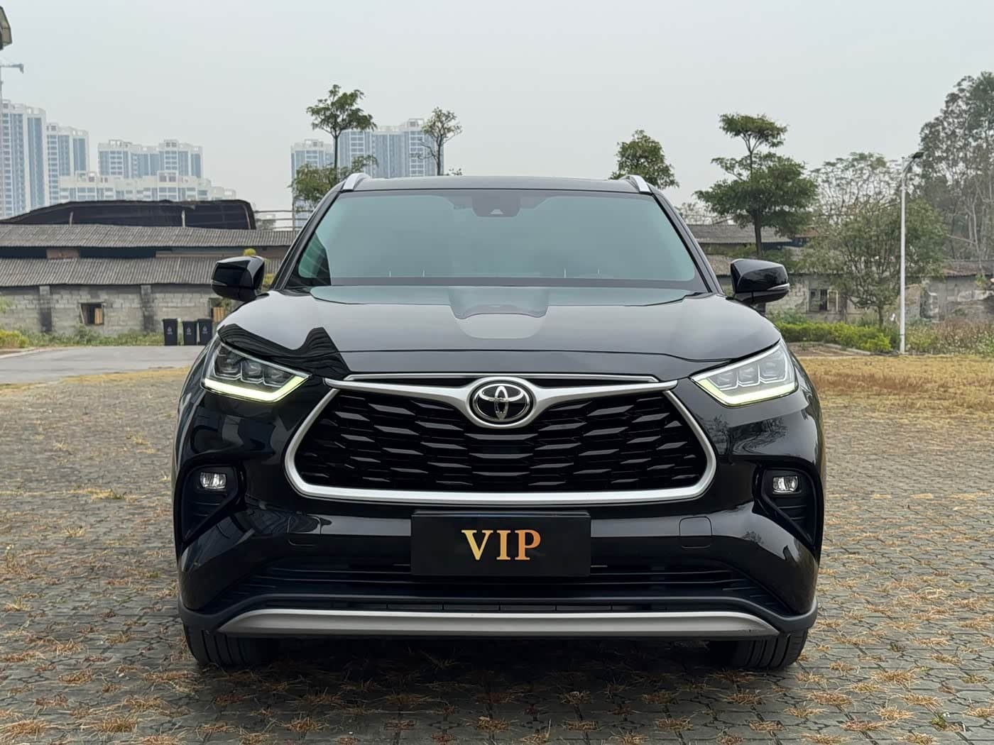 Toyota Highlander 2025 — Фото 2/20