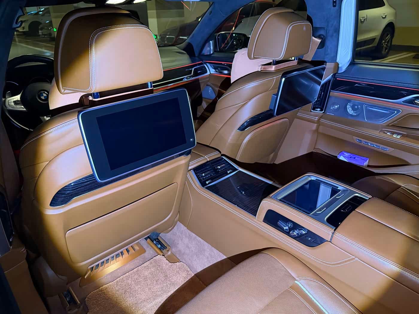 BMW 7 Series 2019 — Фото 10/13