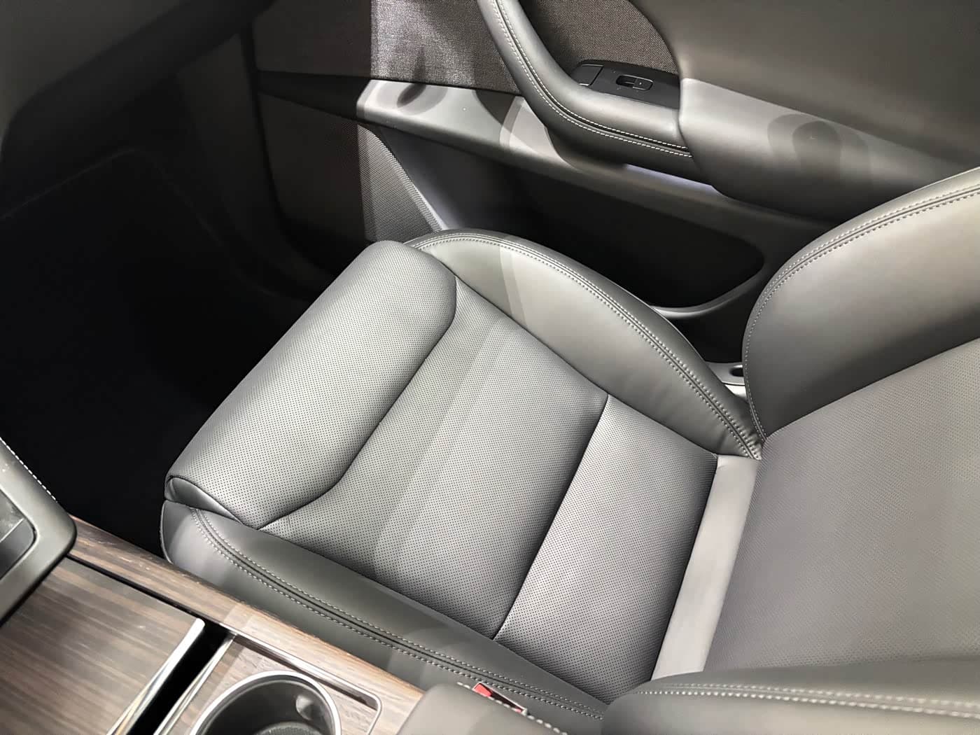 Tesla Model X 2023 — Фото 13/20