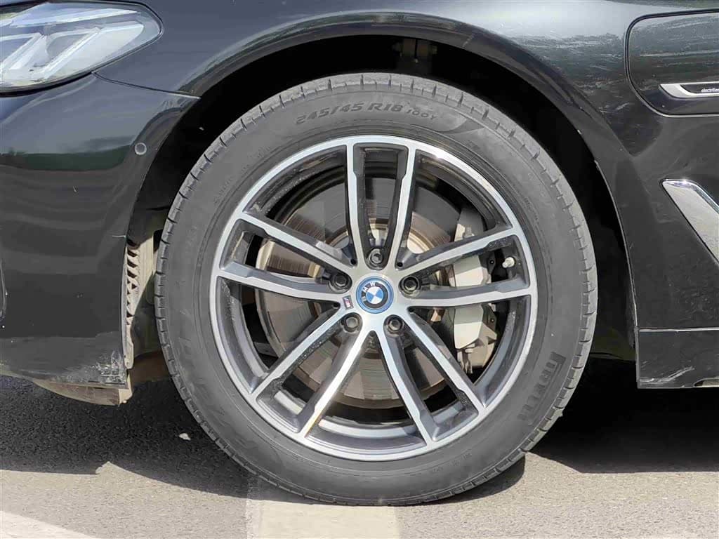BMW 5 Series New Energy 2023 — Фото 4/17
