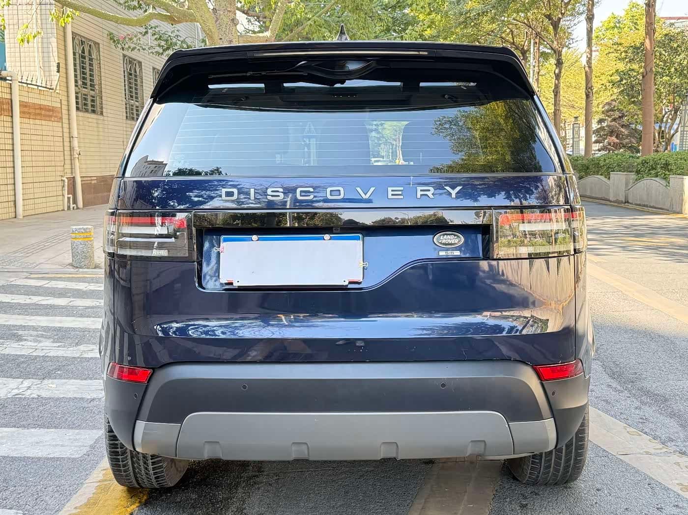 Land Rover Discovery 2018 — Фото 5/9