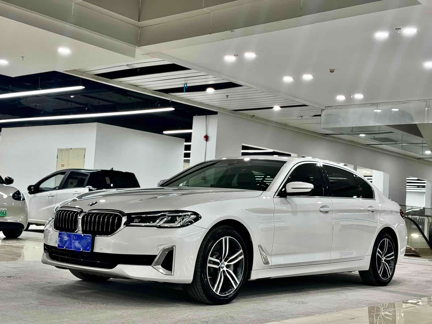 BMW 5 Series 2021 — Фото 1/13