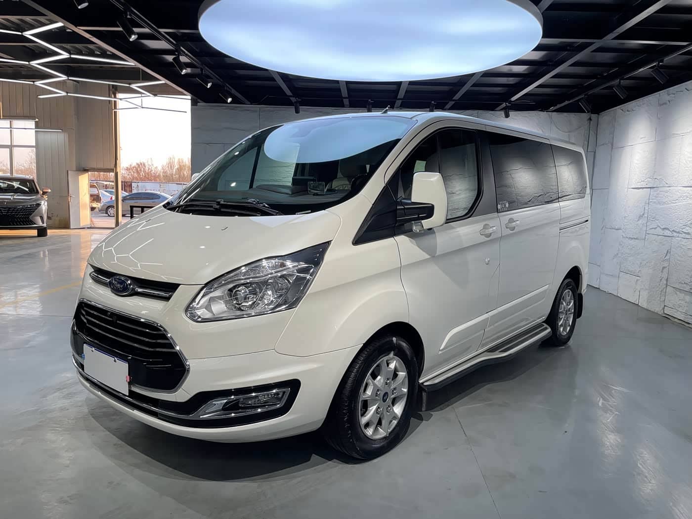 Ford Tourneo, 2020